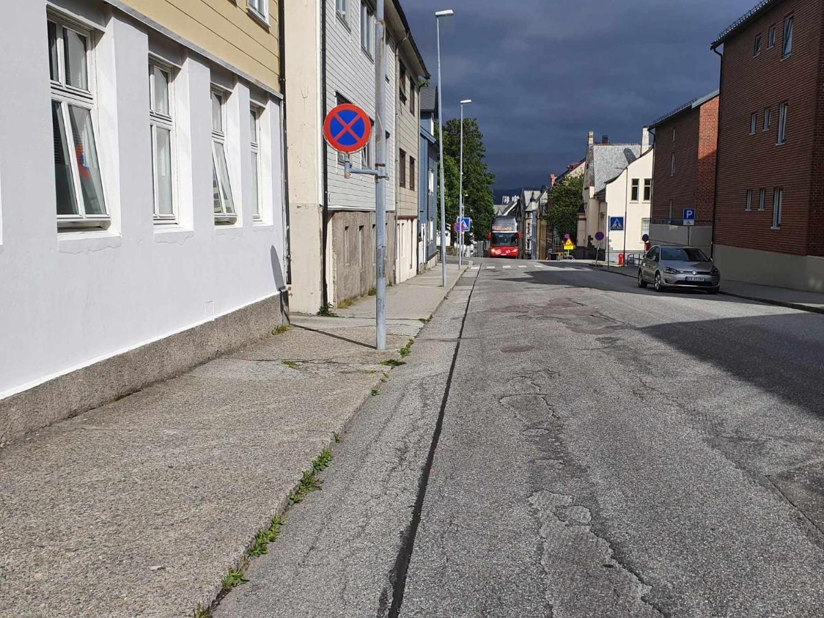 Near Brosundet, Newly Refurnished, Free Street Parking Apartment Alesund Bagian luar foto
